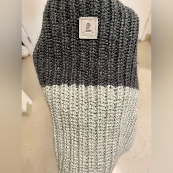 St Jude’s wrap around scarf
Dark gray/ light gray combo - Picture 2 of 2